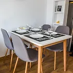 View With 2 Bedrooms And Free Garage * بلاغويفغراد