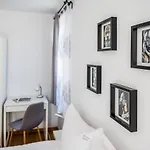 View With 2 Bedrooms And Free Garage بلاغويفغراد
