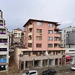 شقة View With 2 Bedrooms And Free Garage بلاغويفغراد