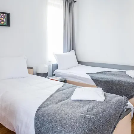 View With 2 Bedrooms And Free Garage