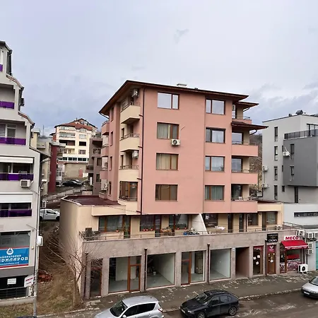 Апартамент View With 2 Bedrooms And Free Garage Благоевград