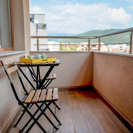 View With 2 Bedrooms And Free Garage Апартамент Благоевград